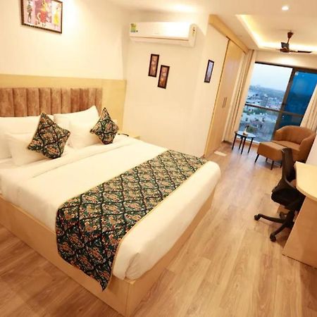 Diona Anukampa Suite With Pool Jaipur Luaran gambar